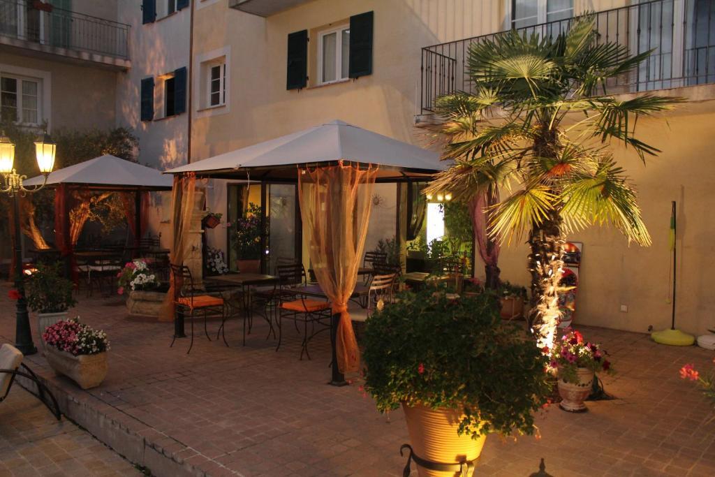The Originals City, Hotel Le Village Provencal, Aix-En-Provence Nord Pertuis Eksteriør bilde
