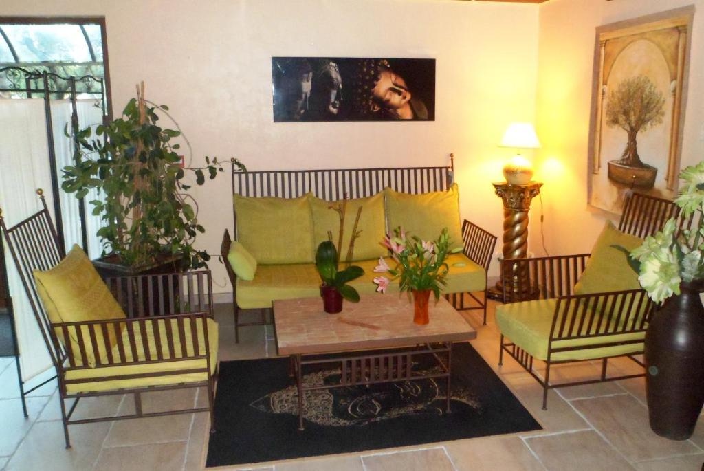 The Originals City, Hotel Le Village Provencal, Aix-En-Provence Nord Pertuis Eksteriør bilde